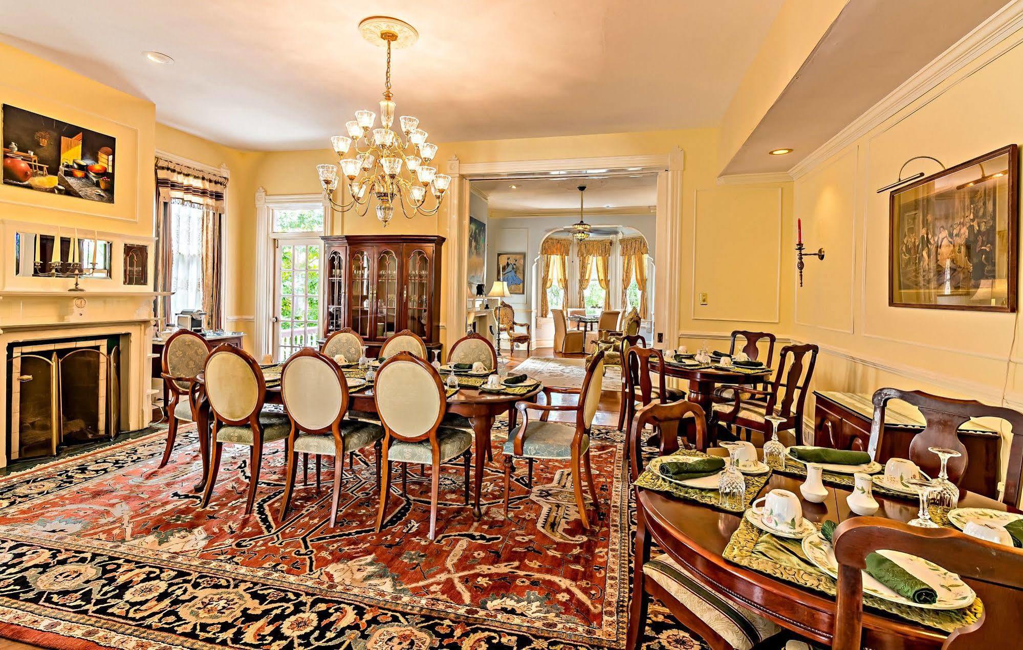 Bed and Breakfast Amethyst Garden Savannah Exterior foto